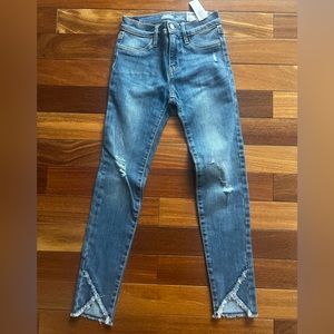 NWT Girl’s Size 10 Old Navy Ballerina Light Wash Jeggings